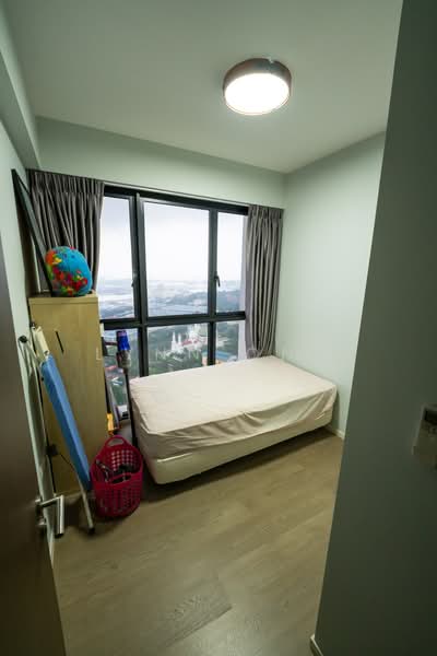 Avenue South Residence, 13 Silat Avenue, 3 Bedrooms, 1,109 sqft, Condominium For Sale, by Lynn Ong, 500168685 - Bedroom 1 - PropertyGuru.com.sg