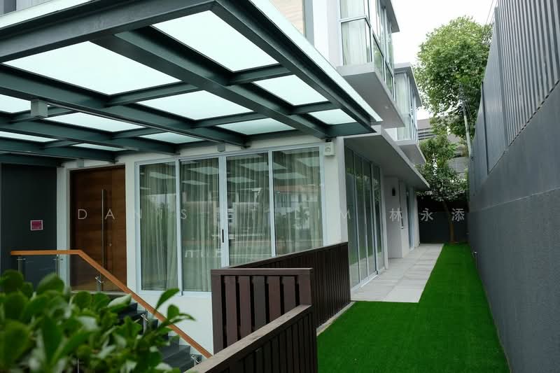 Toh Crescent, Toh Crescent, 6 Bedrooms, 5,390 sqft, Semi-Detached House For Sale, by Danis ET Lim 林永添, 500168698 - Exterior - PropertyGuru.com.sg