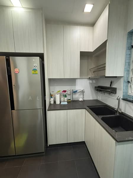 Harbour View Towers, 21 Telok Blangah Drive, 3 Bedrooms, 1,206 sqft, Condominium For Rent, by Alexis Tan, 500168705 - Kitchen - PropertyGuru.com.sg