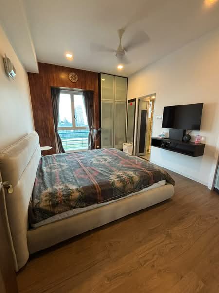Harbour View Towers, 21 Telok Blangah Drive, 3 Bedrooms, 1,206 sqft, Condominium For Rent, by Alexis Tan, 500168705 - Master Bedroom - PropertyGuru.com.sg