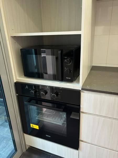 Harbour View Towers, 21 Telok Blangah Drive, 3 Bedrooms, 1,206 sqft, Condominium For Rent, by Alexis Tan, 500168705 - All new kitchen appliances - PropertyGuru.com.sg