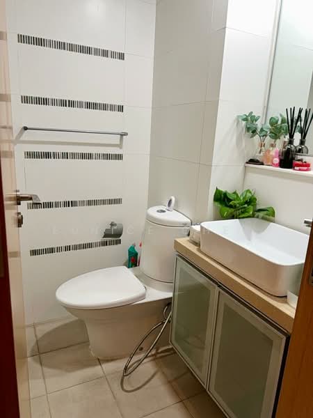The Quartz, 55 Compassvale Bow, 2 Bedrooms, 1,001 sqft, Condominium For Sale, by Eunice Chew, 500168709 - Bathroom - PropertyGuru.com.sg