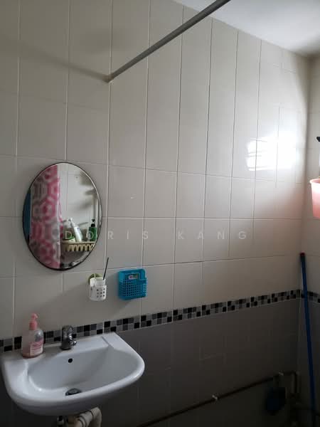 408 Jurong West Street 42, 408 Jurong West Street 42, Room Rental, 120 sqft, HDB Flat For Rent, by Doris Kang, 500168720 - Bathroom - PropertyGuru.com.sg