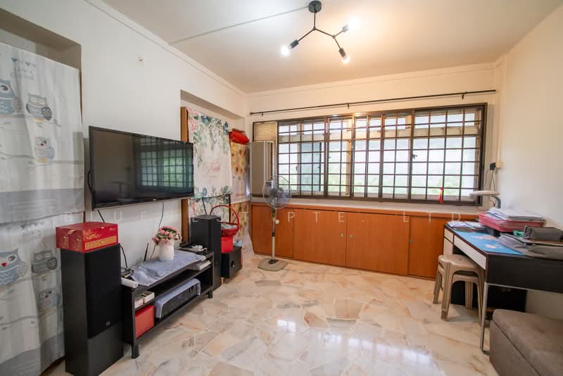 845 Jurong West Street 81, 845 Jurong West Street 81, 3 Bedrooms, 1,377 sqft, HDB Flat For Sale, by JOREEN LIM, 500168723 - Living Room - PropertyGuru.com.sg