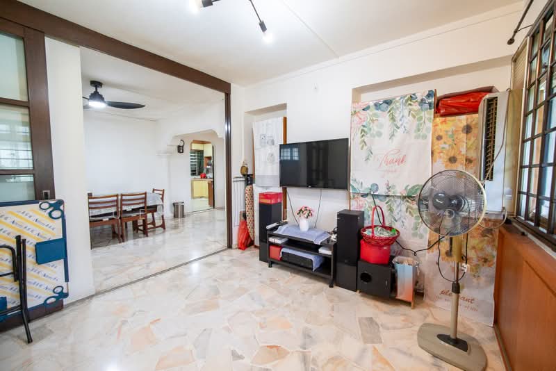 845 Jurong West Street 81, 845 Jurong West Street 81, 3 Bedrooms, 1,377 sqft, HDB Flat For Sale, by JOREEN LIM, 500168723 - Living Room - PropertyGuru.com.sg