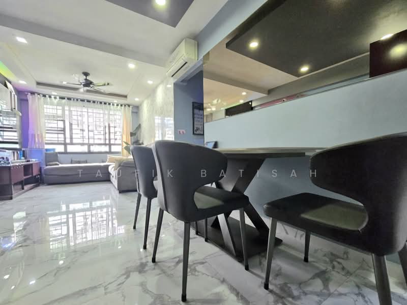 548A Segar Road, 548A Segar Road, 3 Bedrooms, 990 sqft, HDB Flat For Sale, by Taufik Batisah, 500168742 - Living Room - PropertyGuru.com.sg