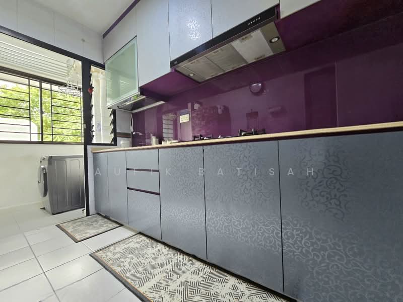 548A Segar Road, 548A Segar Road, 3 Bedrooms, 990 sqft, HDB Flat For Sale, by Taufik Batisah, 500168742 - Kitchen - PropertyGuru.com.sg