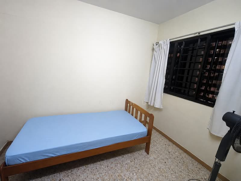 428 Clementi Avenue 3, 428 Clementi Avenue 3, Room Rental, 200 sqft, HDB Flat For Rent, by Alan Huy, 500168760 - Bedroom - PropertyGuru.com.sg