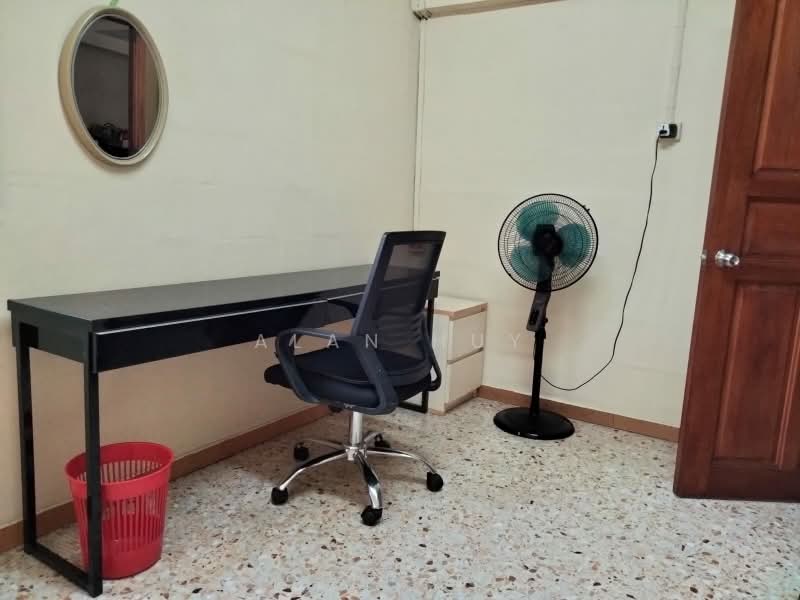 428 Clementi Avenue 3, 428 Clementi Avenue 3, Room Rental, 200 sqft, HDB Flat For Rent, by Alan Huy, 500168760 - Study - PropertyGuru.com.sg