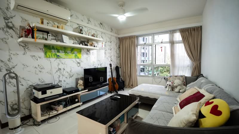 810A Choa Chu Kang Avenue 7, 810A Choa Chu Kang Avenue 7, 3 Bedrooms, 1,216 sqft, HDB Flat For Sale, by Debbie Teo, 500168761 - Living Room - PropertyGuru.com.sg