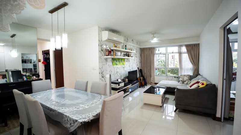 810A Choa Chu Kang Avenue 7, 810A Choa Chu Kang Avenue 7, 3 Bedrooms, 1,216 sqft, HDB Flat For Sale, by Debbie Teo, 500168761 - Living Room - PropertyGuru.com.sg