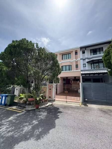 Highgate Crescent, Highgate Crescent, Room Rental, 120 sqft, Terraced House For Rent, by Zen Chua, 500168763 - Exterior - PropertyGuru.com.sg