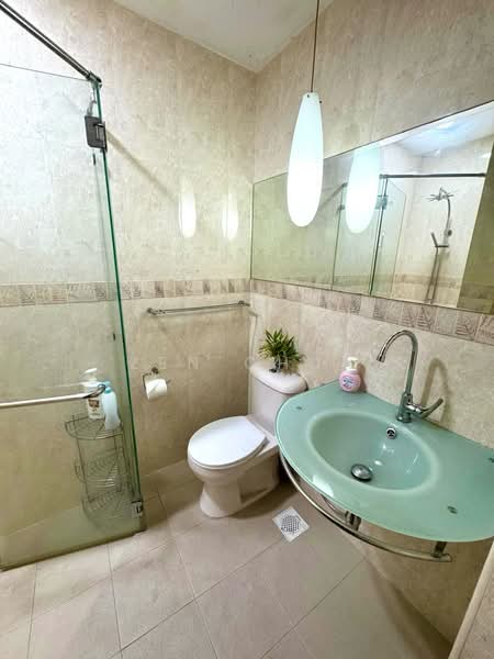 Highgate Crescent, Highgate Crescent, Room Rental, 120 sqft, Terraced House For Rent, by Zen Chua, 500168763 - Bathroom - PropertyGuru.com.sg