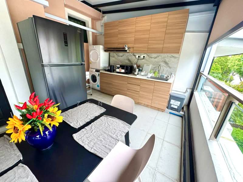 Highgate Crescent, Highgate Crescent, Room Rental, 120 sqft, Terraced House For Rent, by Zen Chua, 500168763 - Kitchen - PropertyGuru.com.sg