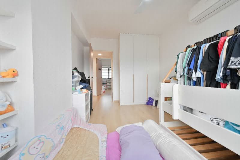 171 Hougang Avenue 1, 171 Hougang Avenue 1, 4 Bedrooms, 1,313 sqft, HDB Flat For Sale, by Norris Tan, 500168764 - Bedroom - PropertyGuru.com.sg