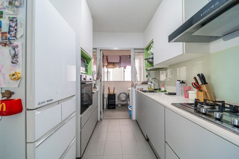 322B Sumang Walk, 322B Sumang Walk, 3 Bedrooms, 1,001 sqft, HDB Flat For Sale, by Bryan Tan, 500168784 - Kitchen - PropertyGuru.com.sg
