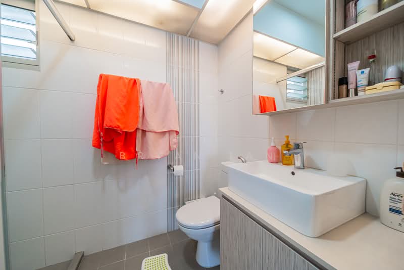 322B Sumang Walk, 322B Sumang Walk, 3 Bedrooms, 1,001 sqft, HDB Flat For Sale, by Bryan Tan, 500168784 - Bathroom - PropertyGuru.com.sg