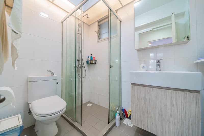 322B Sumang Walk, 322B Sumang Walk, 3 Bedrooms, 1,001 sqft, HDB Flat For Sale, by Bryan Tan, 500168784 - Bathroom - PropertyGuru.com.sg