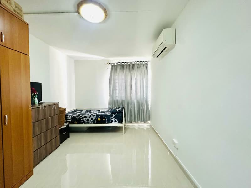 438 Tampines Street 43, 438 Tampines Street 43, 3 Bedrooms, 1,130 sqft, HDB Flat For Sale, by Sharifah Kamariah, 500168798 - Bedroom - PropertyGuru.com.sg