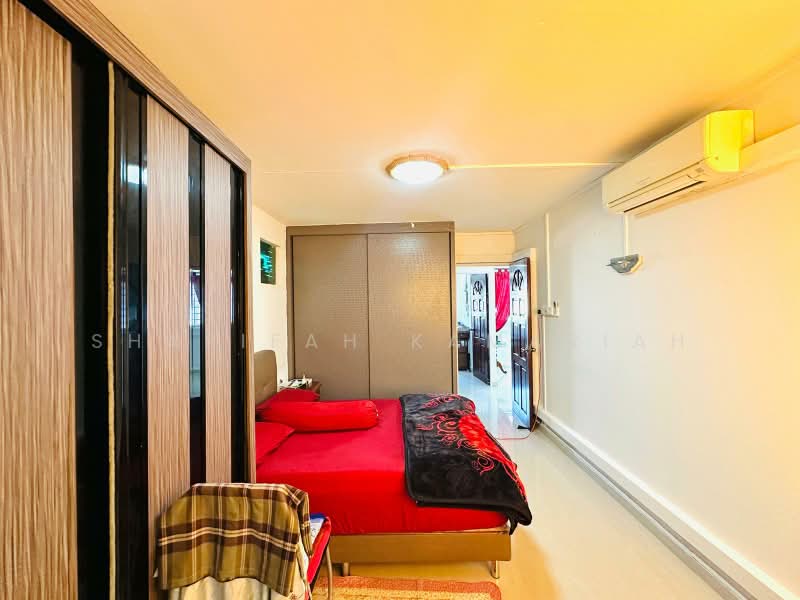 438 Tampines Street 43, 438 Tampines Street 43, 3 Bedrooms, 1,130 sqft, HDB Flat For Sale, by Sharifah Kamariah, 500168798 - Bedroom - PropertyGuru.com.sg