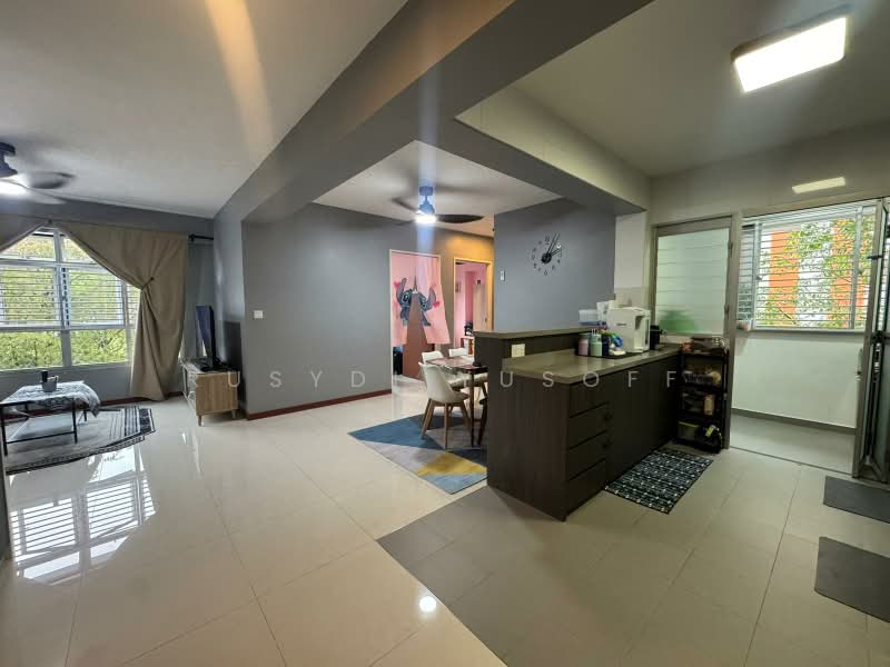 674B Fern Grove @ Yishun, 674B Yishun Avenue 4, 3 Bedrooms, 1,001 sqft, HDB Flat For Sale, by Rusydi Yusoff, 500168809 - Living Room - PropertyGuru.com.sg