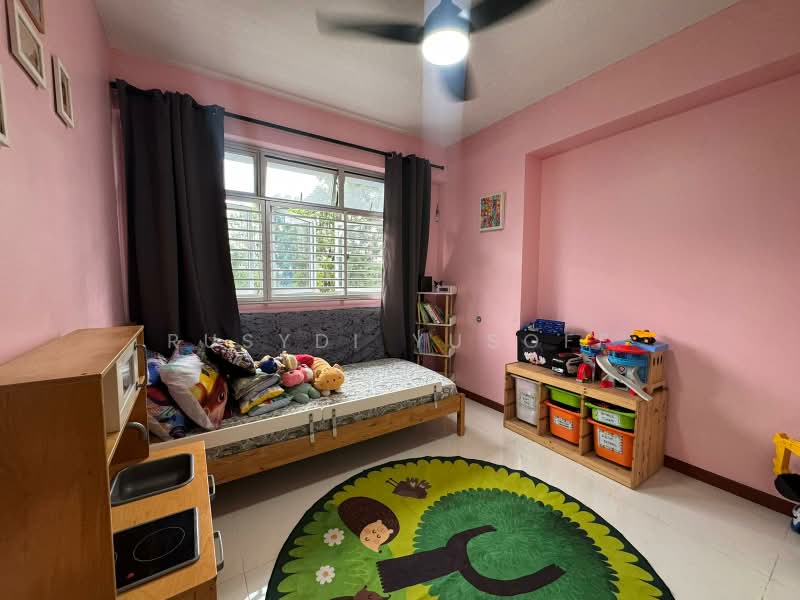 674B Fern Grove @ Yishun, 674B Yishun Avenue 4, 3 Bedrooms, 1,001 sqft, HDB Flat For Sale, by Rusydi Yusoff, 500168809 - Bedroom - PropertyGuru.com.sg