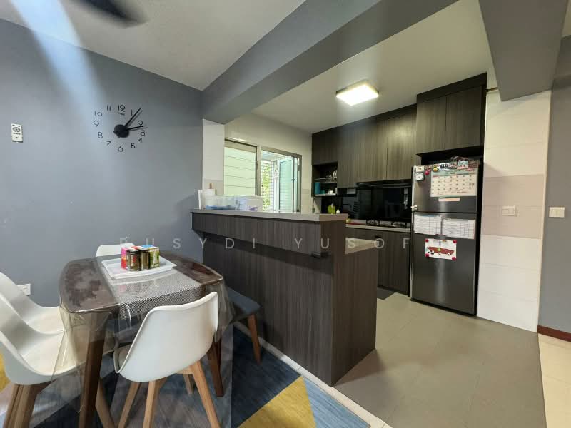 674B Fern Grove @ Yishun, 674B Yishun Avenue 4, 3 Bedrooms, 1,001 sqft, HDB Flat For Sale, by Rusydi Yusoff, 500168809 - Kitchen - PropertyGuru.com.sg