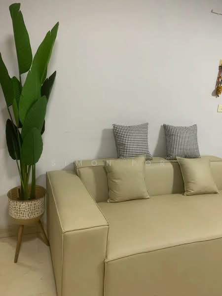 45 Jalan Tiga, 45 Jalan Tiga, Room Rental, 175 sqft, HDB Flat For Rent, by Simon Por, 500168813 - Living Room - PropertyGuru.com.sg