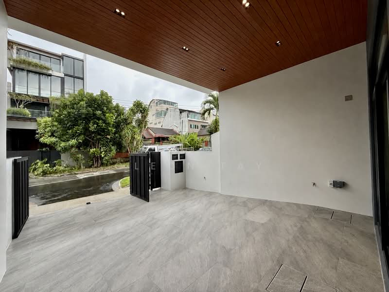 Jalan Sankam, Jalan Sankam, 5 Bedrooms, 4,834 sqft, Terraced House For Sale, by Cleon Tay, 500168817 - Porch - PropertyGuru.com.sg