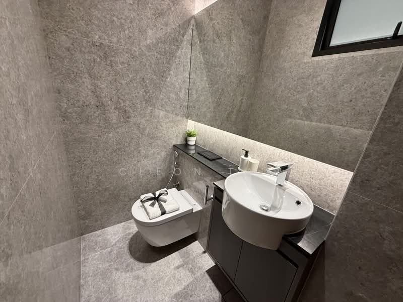 Jalan Sankam, Jalan Sankam, 5 Bedrooms, 4,834 sqft, Terraced House For Sale, by Cleon Tay, 500168817 - Powder Room - PropertyGuru.com.sg