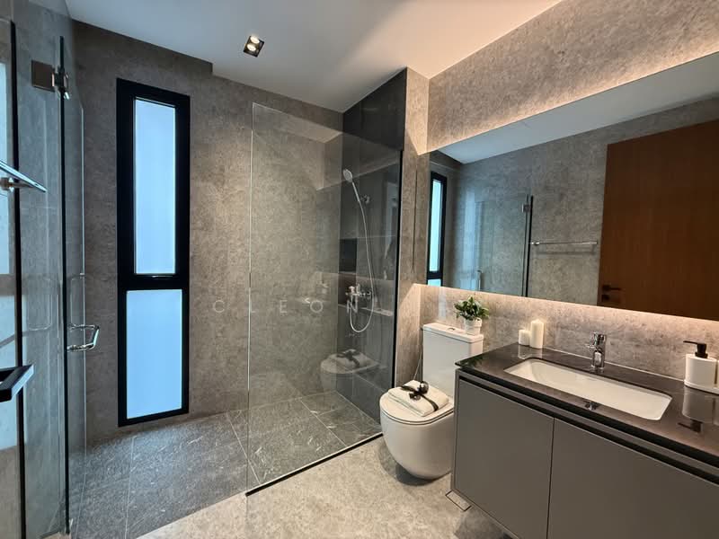 Jalan Sankam, Jalan Sankam, 5 Bedrooms, 4,834 sqft, Terraced House For Sale, by Cleon Tay, 500168817 - Junior Master Bathroom - PropertyGuru.com.sg