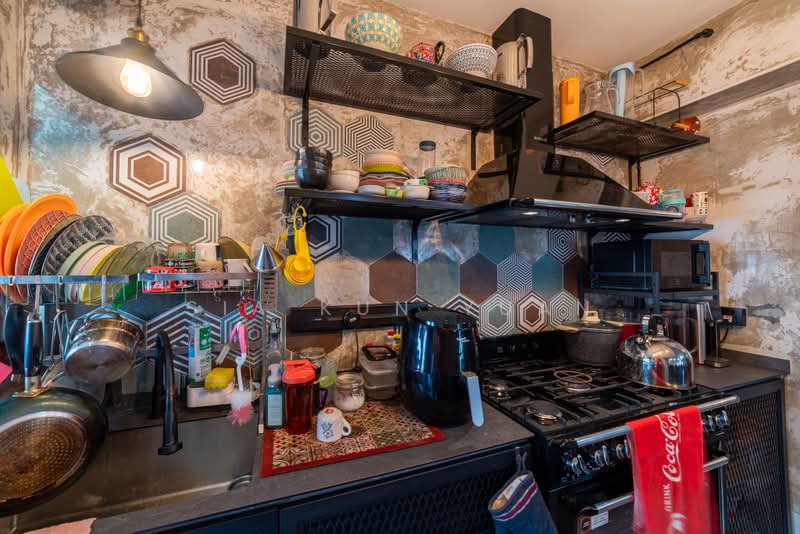 409D Northshore Drive, 409D Northshore Drive, 3 Bedrooms, 1,011 sqft, HDB Flat For Sale, by Sia Kun Yuan, 500168842 - Kitchen - PropertyGuru.com.sg