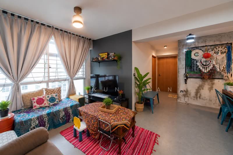 409D Northshore Drive, 409D Northshore Drive, 3 Bedrooms, 1,011 sqft, HDB Flat For Sale, by Sia Kun Yuan, 500168842 - Living Room - PropertyGuru.com.sg