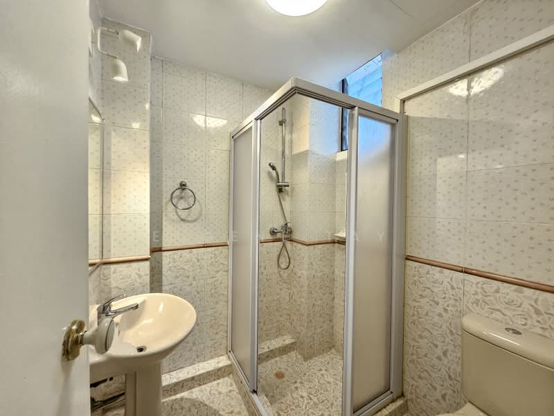 Chancery Grove, 25 Chancery Lane, 4 Bedrooms, 2,013 sqft, Cluster House For Rent, by Eugene Tay, 500168858 - Bathroom - PropertyGuru.com.sg
