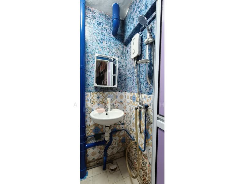 32 Marsiling Drive, 32 Marsiling Drive, 3 Bedrooms, 947 sqft, HDB Flat For Sale, by Alex Teoh, 500168862 - Bathroom - PropertyGuru.com.sg