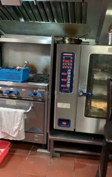 RESTAURANT / CAFE / 餐饮业 @ HOLLAND VILLAGE, , 1,500 sqft, Food & Beverage For Rent, by Chris Chee Sheng Jie 徐胜杰, 500168870 - Kitchen - CommercialGuru.com.sg