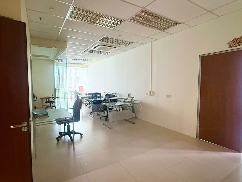 Petro Centre, 5 Jalan Kilang Barat, 1,800 sqft, Light Industrial (B1) For Rent, by Chloe Leong (廖欣燕), 500168881 - Interior - CommercialGuru.com.sg