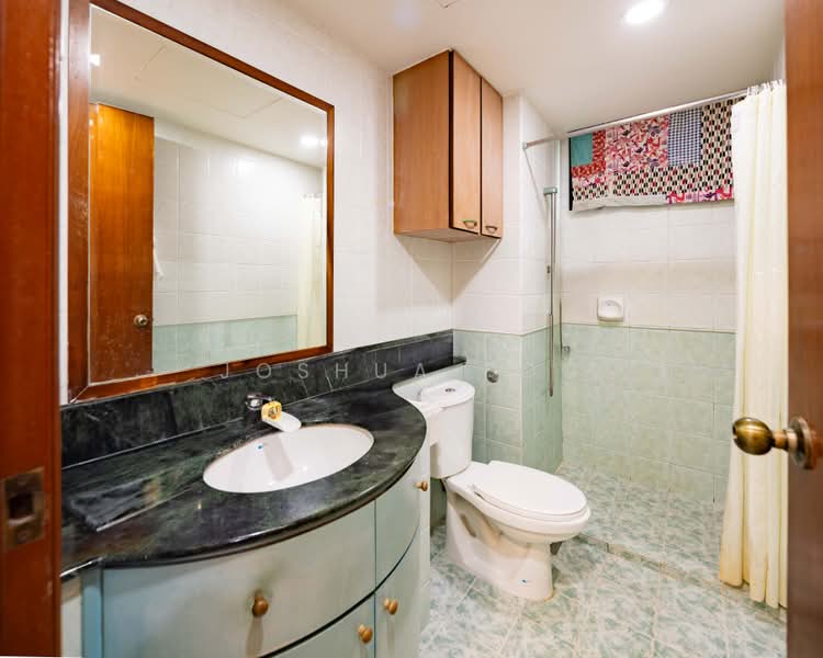 Summerdale, 2 Boon Lay Drive, 3 Bedrooms, 1,216 sqft, Condominium For Sale, by Joshua Foo, 500168887 - Bathroom - PropertyGuru.com.sg