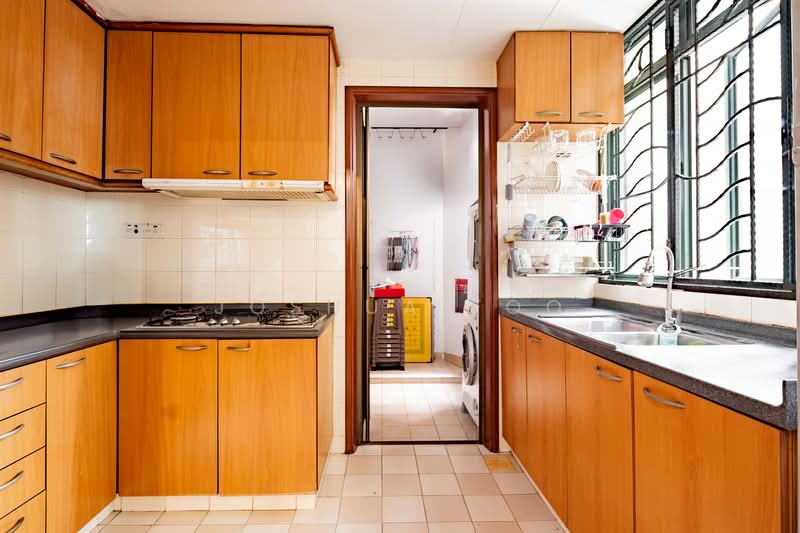 Summerdale, 2 Boon Lay Drive, 3 Bedrooms, 1,216 sqft, Condominium For Sale, by Joshua Foo, 500168887 - Kitchen - PropertyGuru.com.sg
