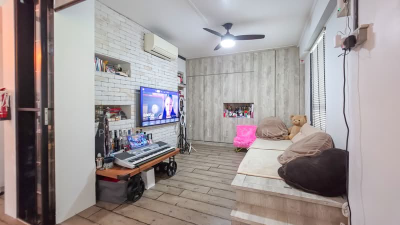101 Henderson Crescent, 101 Henderson Crescent, 3 Bedrooms, 796 sqft, HDB Flat For Sale, by Peggy Leong, 500168906 - Living Room - PropertyGuru.com.sg