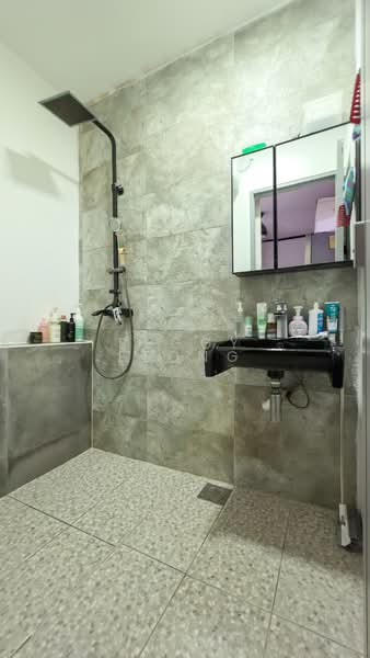 101 Henderson Crescent, 101 Henderson Crescent, 3 Bedrooms, 796 sqft, HDB Flat For Sale, by Peggy Leong, 500168906 - Bathroom - PropertyGuru.com.sg