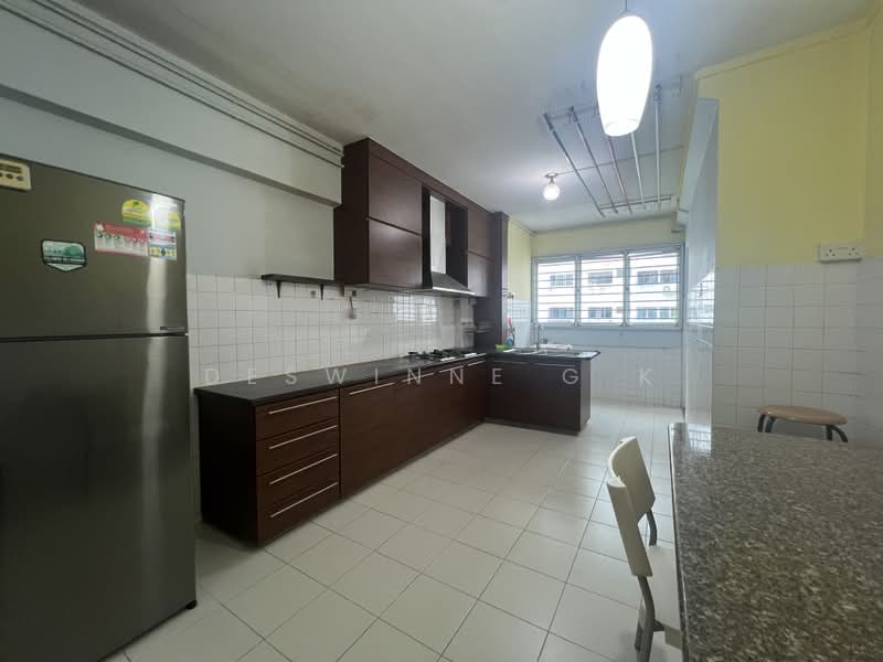 883 Tampines Street 84, 883 Tampines Street 84, 2 Bedrooms, 796 sqft, HDB Flat For Rent, by Deswinne G K, 500168915 - Kitchen - PropertyGuru.com.sg