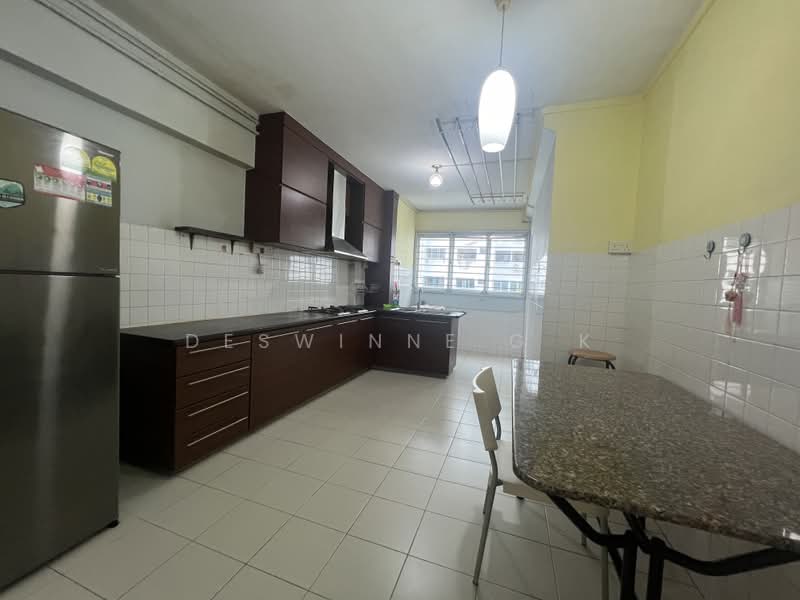 883 Tampines Street 84, 883 Tampines Street 84, 2 Bedrooms, 796 sqft, HDB Flat For Rent, by Deswinne G K, 500168915 - Kitchen - PropertyGuru.com.sg