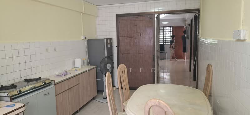 242 Yishun Ring Road, 242 Yishun Ring Road, 2 Bedrooms, 721 sqft, HDB Flat For Rent, by Alex Teoh, 500168926 - Kitchen - PropertyGuru.com.sg