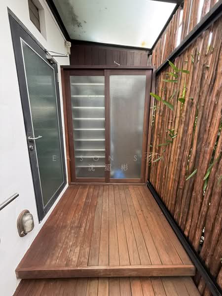 Apartment near Dunman Food Centre!, , 2 Bedrooms, 550 sqft, Apartment For Rent, by Eason Sim 沈绍彬, 500168927 - Exterior - Shoe Cabinet - PropertyGuru.com.sg
