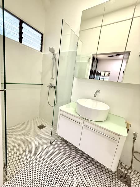 Apartment near Dunman Food Centre!, , 2 Bedrooms, 550 sqft, Apartment For Rent, by Eason Sim 沈绍彬, 500168927 - Bathroom - PropertyGuru.com.sg
