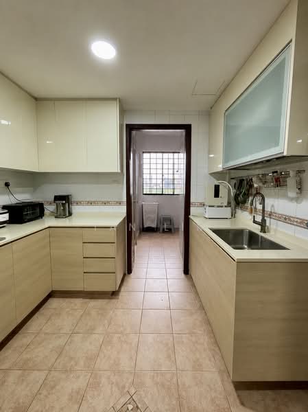 Eastvale, 31 Pasir Ris Drive 3, 3 Bedrooms, 1,281 sqft, Condominium For Sale, by Ian Lim, 500168929 - Kitchen - PropertyGuru.com.sg