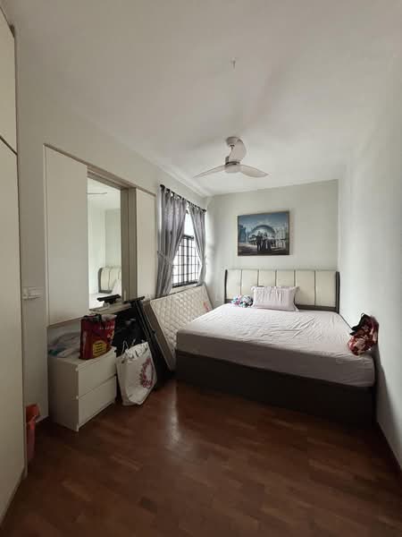 Eastvale, 31 Pasir Ris Drive 3, 3 Bedrooms, 1,281 sqft, Condominium For Sale, by Ian Lim, 500168929 - Bedroom - PropertyGuru.com.sg