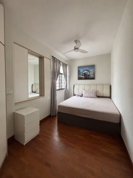 Eastvale, 31 Pasir Ris Drive 3, 3 Bedrooms, 1,281 sqft, Condominium For Sale, by Ian Lim, 500168929 - Bedroom - PropertyGuru.com.sg