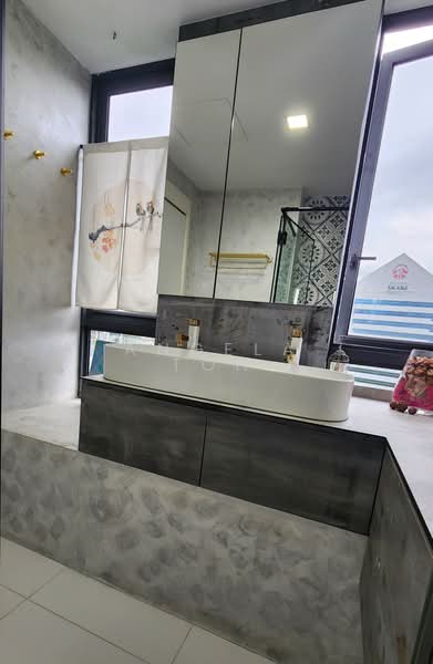 The Interlace, 198 Depot Road, 2 Bedrooms, 807 sqft, Condominium For Sale, by Angela Toh, 500168930 - Bathroom - PropertyGuru.com.sg